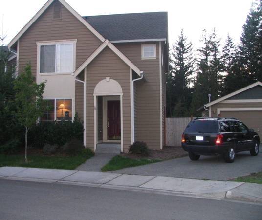 22303 NE 101st Pl in Redmond, WA - Foto de edificio