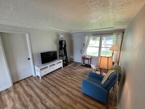 2626 NE 111th Ave, Unit 2626 in Portland, OR - Building Photo - Building Photo