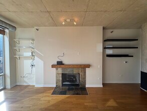 720 N Larrabee St, Unit 720 N. Larrabee Unit 902 in Chicago, IL - Foto de edificio - Building Photo