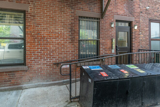 60 N 8th St in Brooklyn, NY - Building Photo - Building Photo