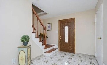 24 Von Braun Ave in Staten Island, NY - Building Photo - Building Photo