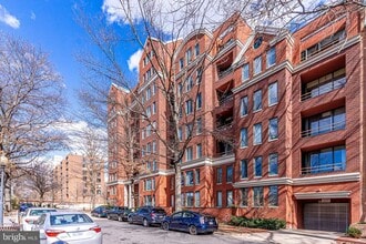 955 26th St NW in Washington, DC - Building Photo - Building Photo