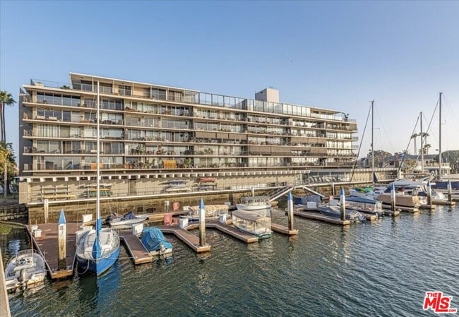 5400 E The Toledo in Long Beach, CA - Building Photo - Building Photo