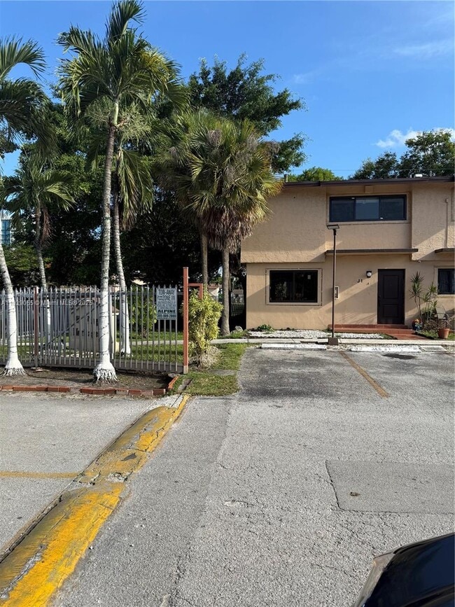 130 SW 108th Ave