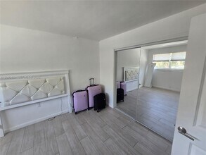 465 S Royal Poinciana Blvd in Miami Springs, FL - Building Photo - Building Photo