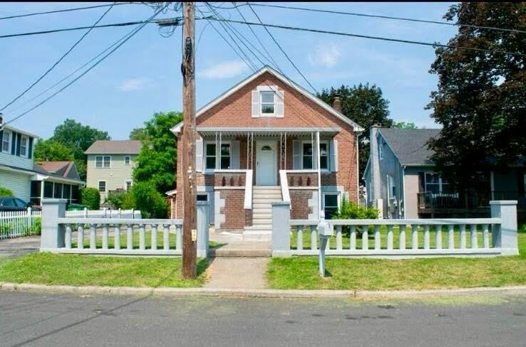 33 Mead Ave in Beacon, NY - Foto de edificio