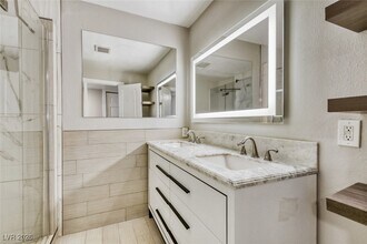 304 Orland St in Las Vegas, NV - Building Photo - Building Photo