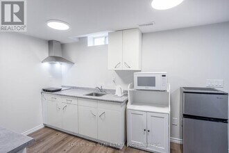 125 Brookmill Dr in Vaughan, ON - Building Photo - Building Photo
