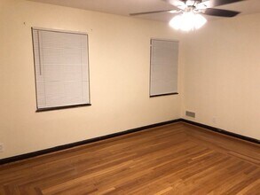 3821 Delmar Ave, Unit Unit 2 in Cheviot, OH - Building Photo - Building Photo