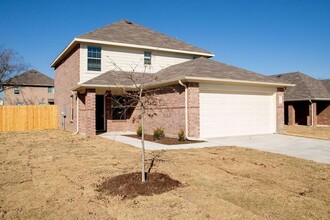 1600 Cardinal Dr in Ennis, TX - Building Photo - Building Photo