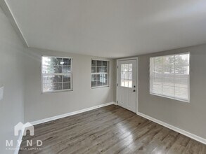 1224 Hanson St in Reynoldsburg, OH - Foto de edificio - Building Photo