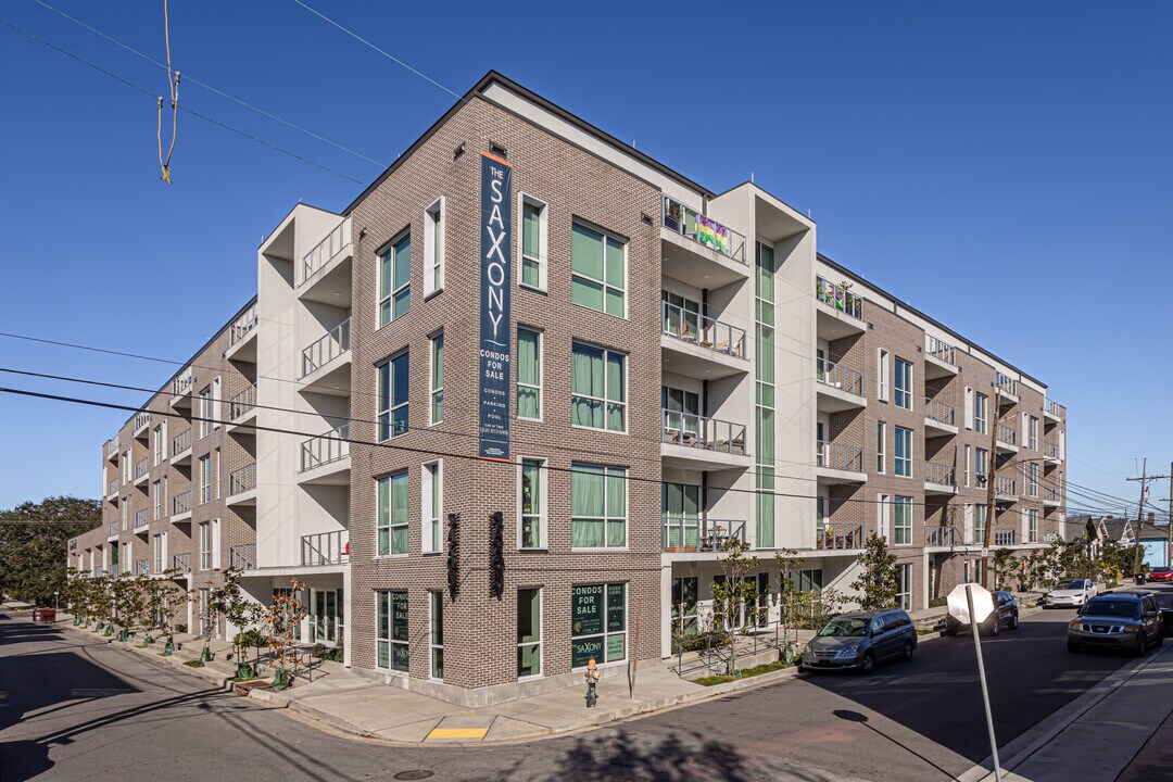 The Saxony in New Orleans, LA - Building Photo
