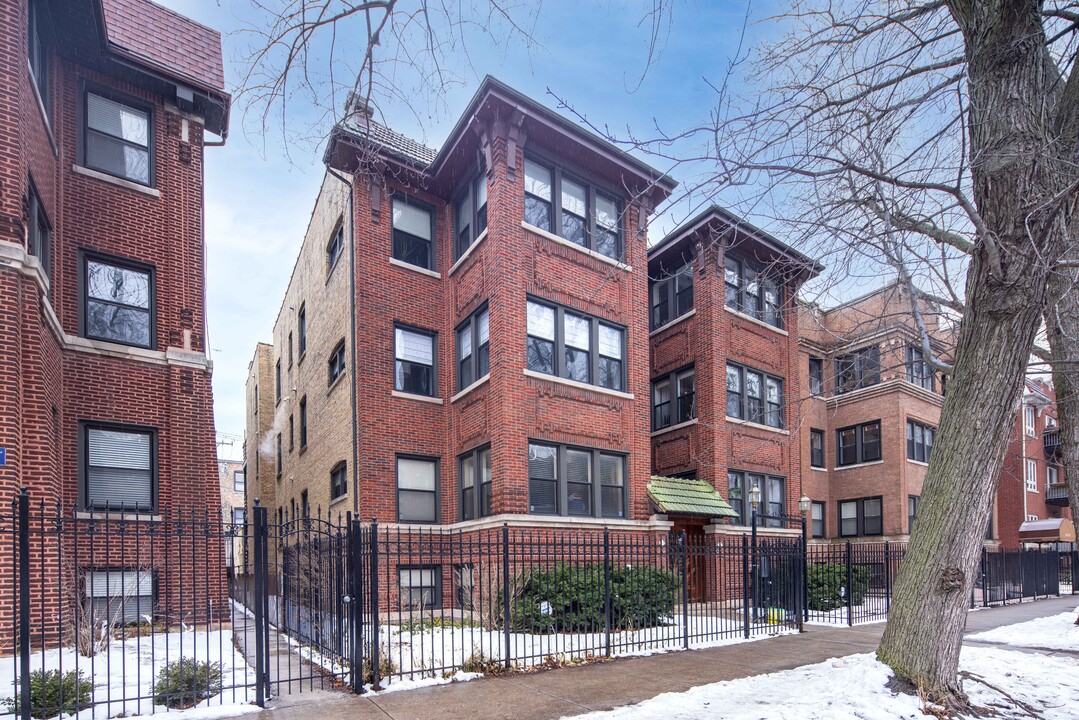 924-928 W Agatite Ave in Chicago, IL - Building Photo