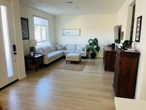 1052 Kendale Wy in Vista, CA - Building Photo - Building Photo