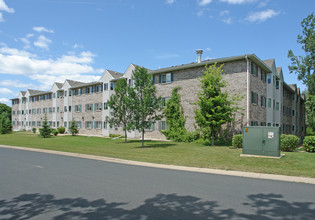 Creekside Commons Apartments in Prior Lake, MN - Foto de edificio - Building Photo