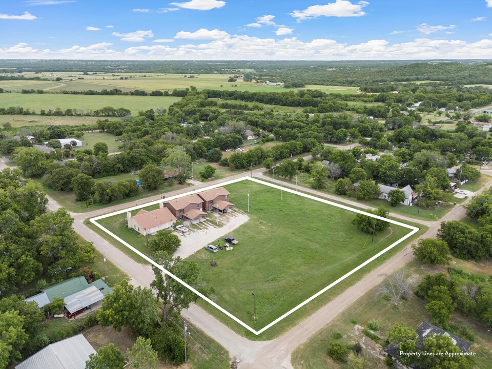 905 Shepherd St in Morgan, TX - Building Photo