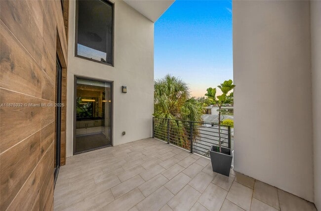 3265 Bird Ave in Miami, FL - Building Photo - Building Photo