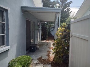489 Jewel Ct in Belleair Bluffs, FL - Building Photo - Building Photo