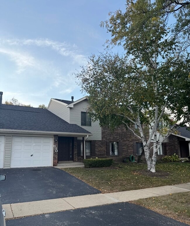 property at 630 Cross Creek Dr N