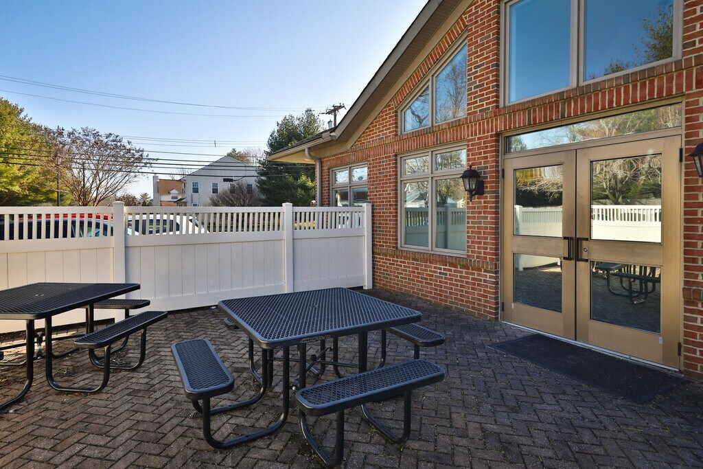 New Orleans Park Apartments in Secane, PA