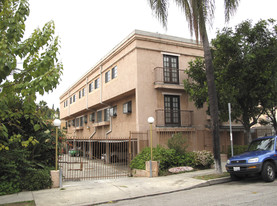 2005 Vista Del Mar St in Los Angeles, CA - Building Photo