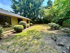 12150 SW Keas Ct in Beaverton, OR - Building Photo - Building Photo