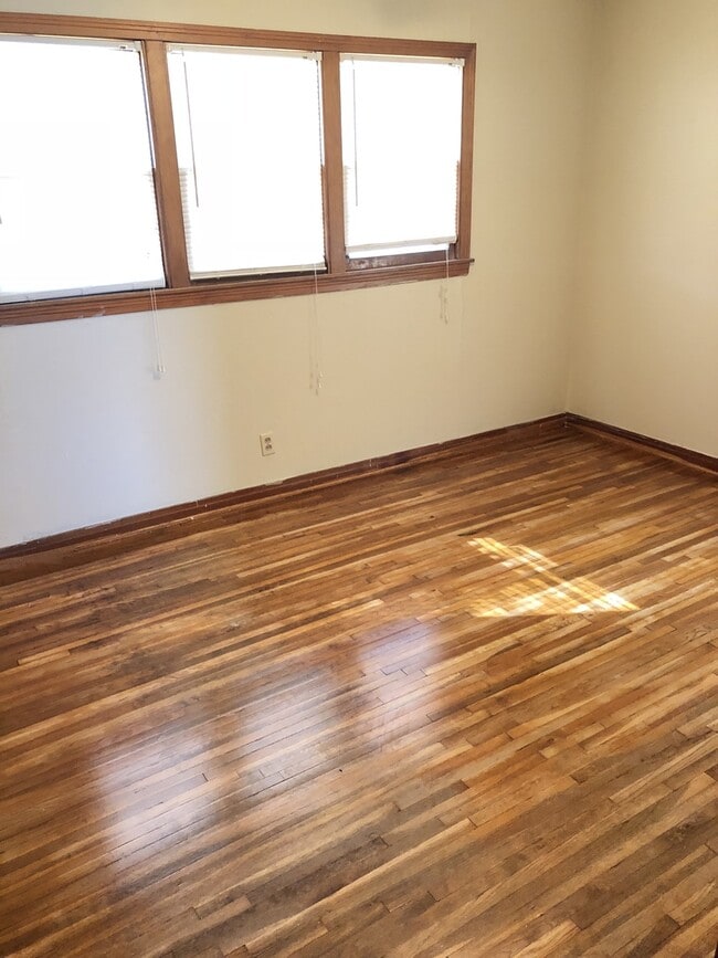 1819 S Roanoke Dr in Wichita, KS - Building Photo - Building Photo