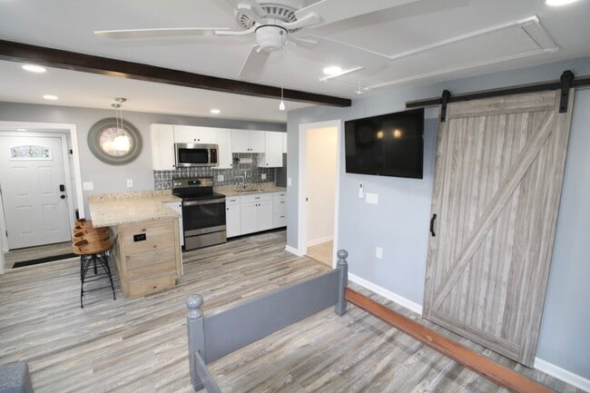 23 Beacon St in Beacon Falls, CT - Building Photo - Building Photo