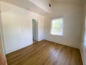 125 W Micheltorena St in Santa Barbara, CA - Building Photo - Building Photo