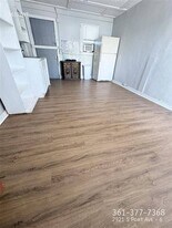 2921 S Port Ave in Corpus Christi, TX - Building Photo