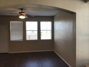 2623 Basswood Dr in Grand Prairie, TX - Foto de edificio - Building Photo