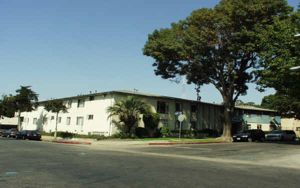 4633 August St in Los Angeles, CA - Foto de edificio - Building Photo