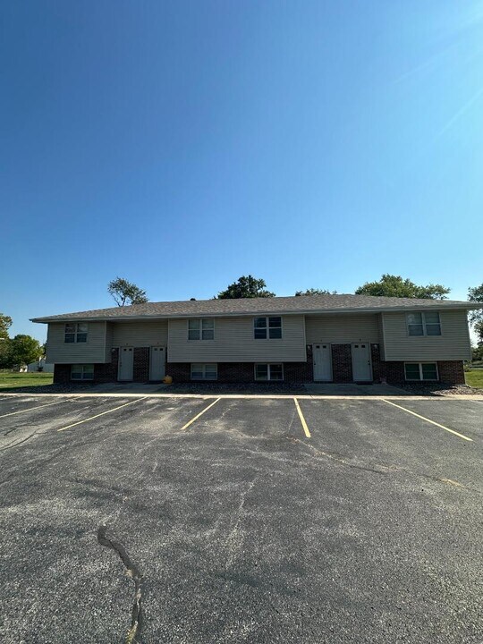233 Park in Holts Summit, MO - Building Photo