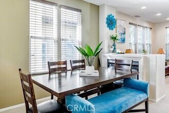 209 Tall Oak in Irvine, CA - Building Photo - Building Photo