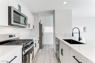 254 Tower St in Las Vegas, NV - Building Photo - Building Photo