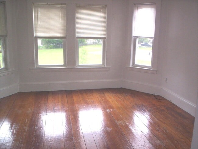 86 Hamden Cir, Unit 2