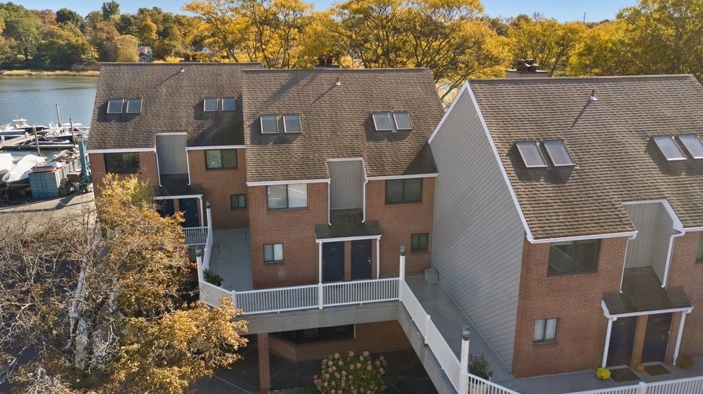 7 River Rd in Greenwich, CT - Building Photo