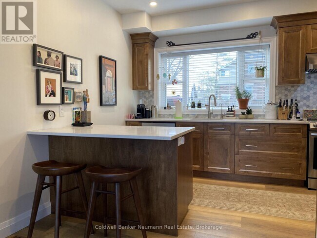 194 Norfolk St in Guelph, ON - Building Photo - Building Photo