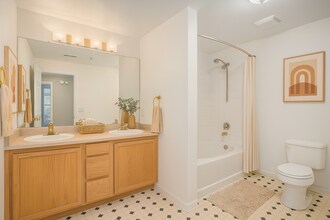 5694 N Gibralter Way-Unit -Unit 203 in Aurora, CO - Building Photo - Building Photo