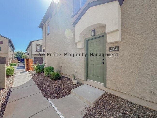 property at 2725 E Mine Creek Rd