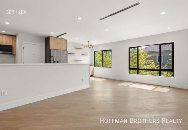 property at 1450 1/2 S Crescent Heights Blvd