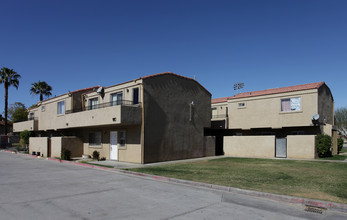 Royal Garden Apartments in Indio, CA - Building Photo - Building Photo