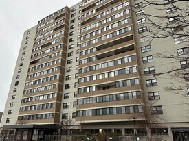 6 Whittier Pl, Unit 7P in Boston, MA - Building Photo