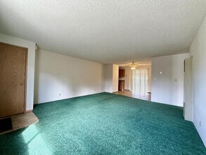 1606 Leonard Rd in Grants Pass, OR - Building Photo - Building Photo