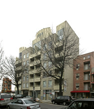 Regency Plaza in Flushing, NY - Building Photo - Building Photo