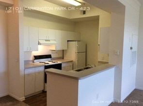 17101 Carrington Park Dr-Unit -423 in Tampa, FL - Foto de edificio - Building Photo