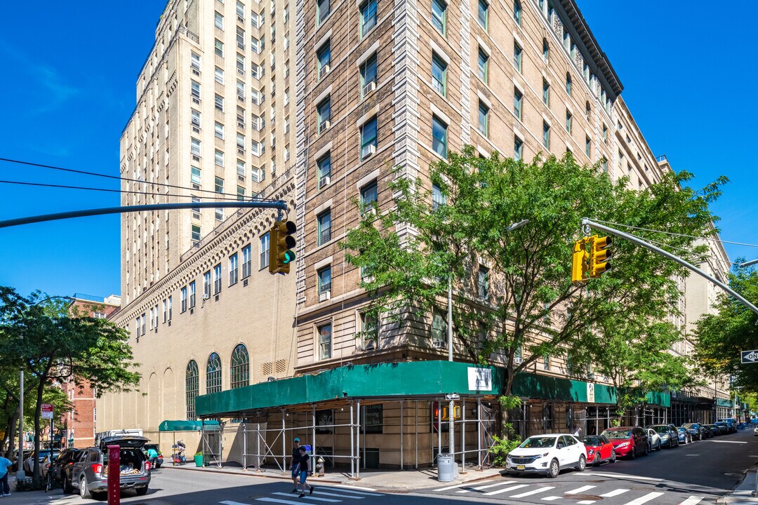The St. George Tower in Brooklyn, NY - Building Photo