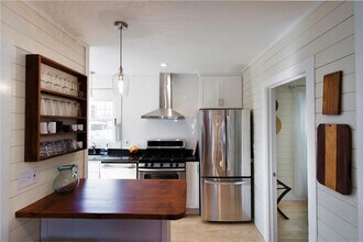 16 Winsor Ave in North Kingstown, RI - Building Photo - Building Photo