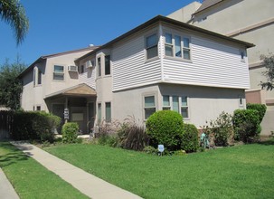 4441 Hazeltine Ave in Sherman Oaks, CA - Building Photo - Primary Photo