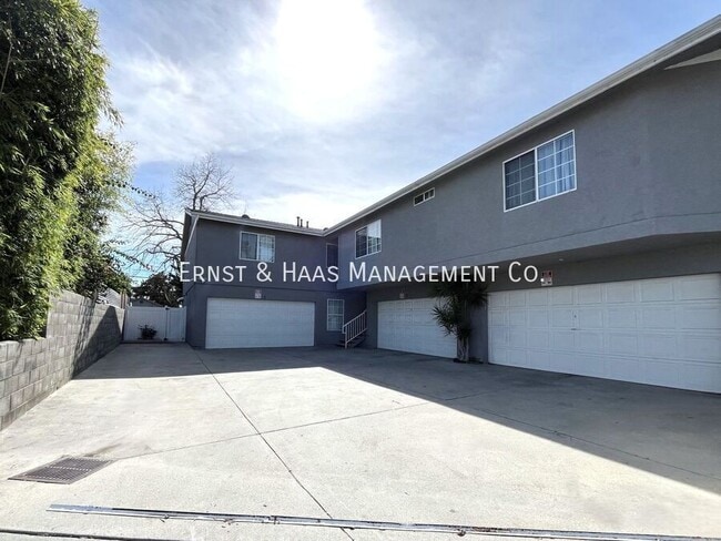 property at 9515 Harvard St